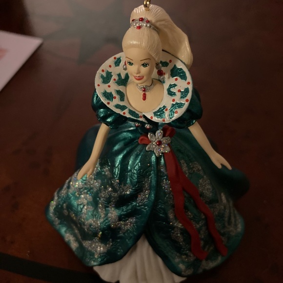 VINTAGE Hallmark Keepsake Ornament Collectors Series Holiday Barbie 1995 - NEW - Picture 3 of 7